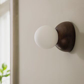 Drewniany kinkiet szklana kula japandi Torrano